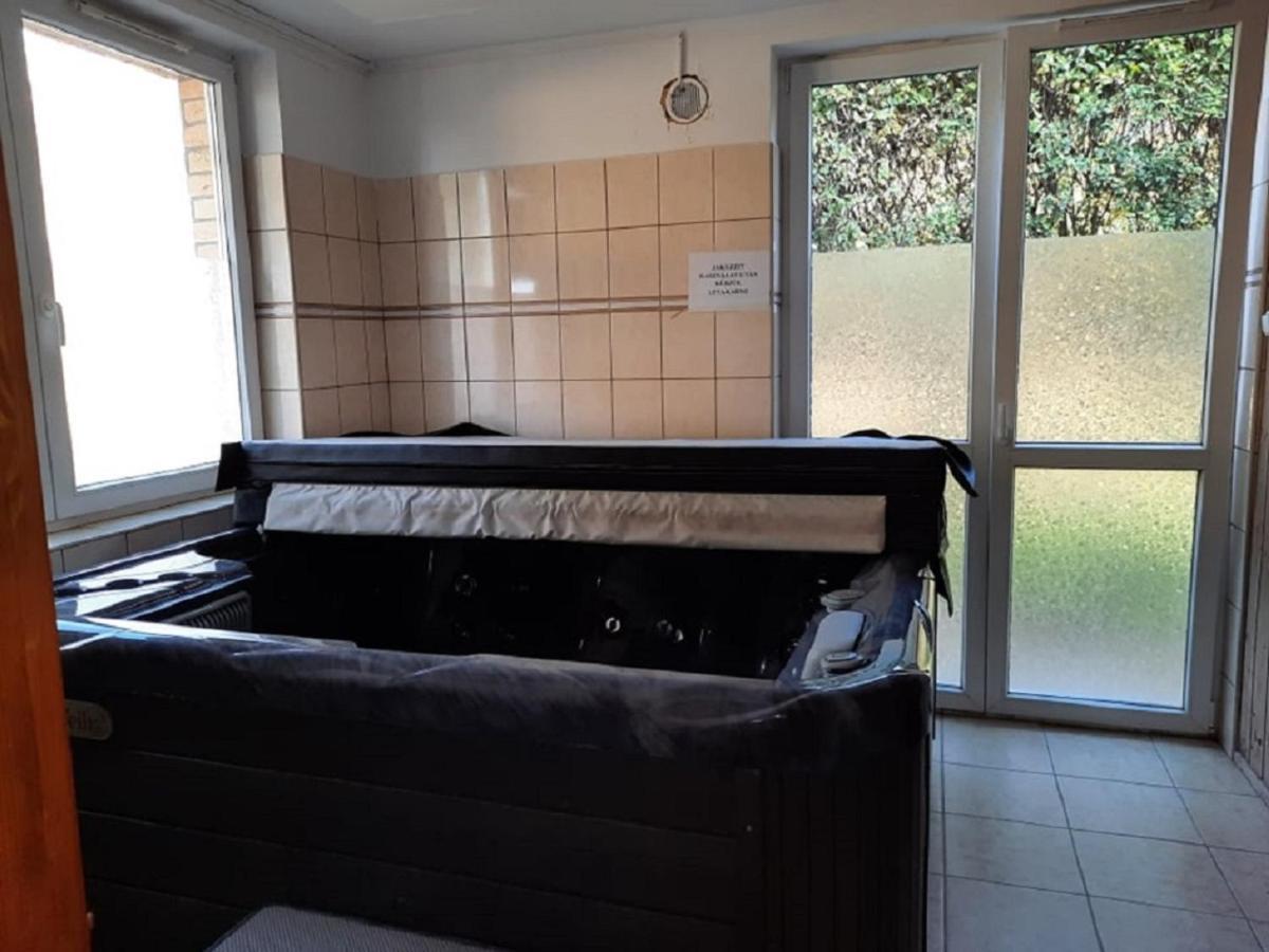 Ponty-Poronty Vendeghaz Hotel Nagybaracska Bagian luar foto