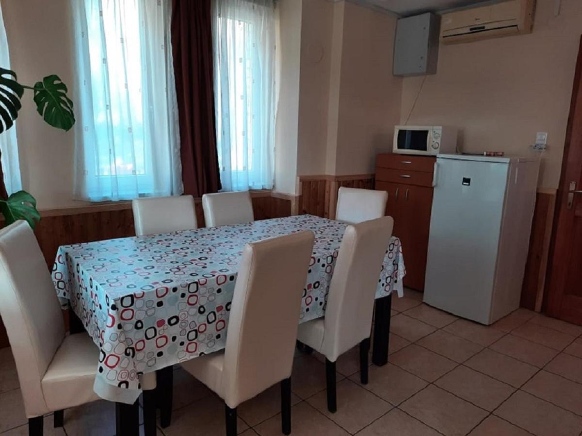 Ponty-Poronty Vendeghaz Hotel Nagybaracska Bagian luar foto