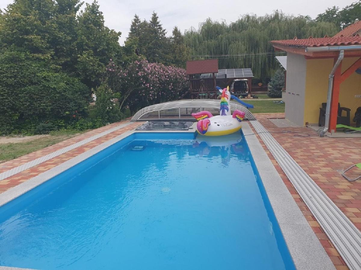 Ponty-Poronty Vendeghaz Hotel Nagybaracska Bagian luar foto
