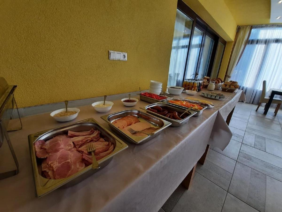 Ponty-Poronty Vendeghaz Hotel Nagybaracska Bagian luar foto