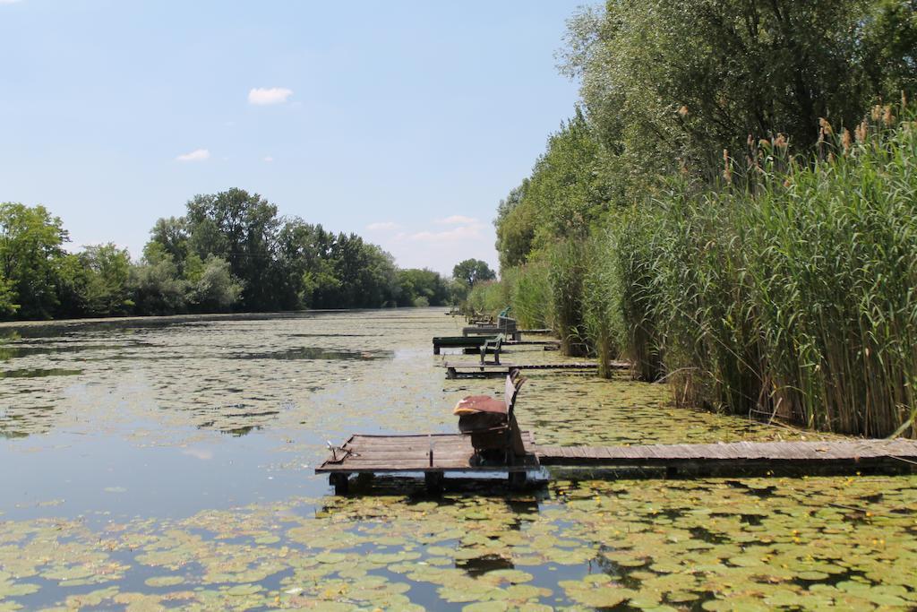 Ponty-Poronty Vendeghaz Hotel Nagybaracska Bagian luar foto