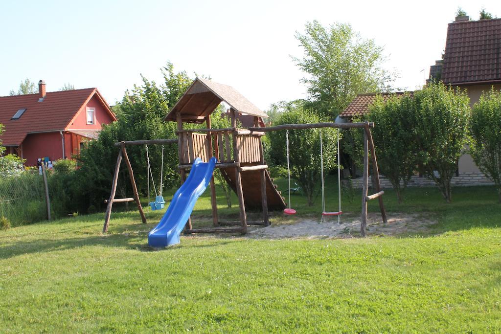 Ponty-Poronty Vendeghaz Hotel Nagybaracska Bagian luar foto